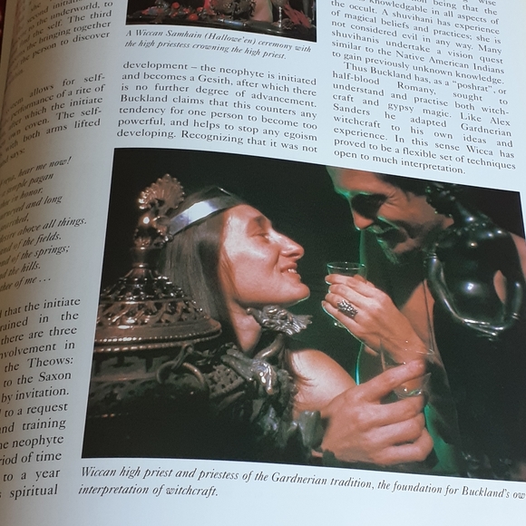 The Encyclopedia of Magic & Witchcraft Book - Picture 7 of 8